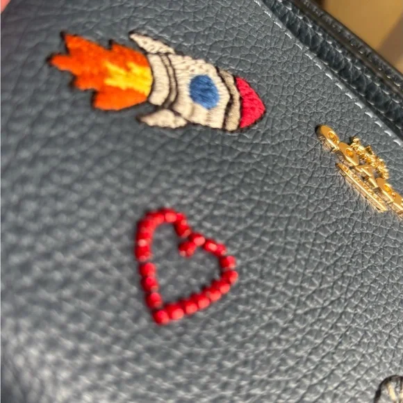 Authentic COACH Leather heart/spaceship/bicycle zip top card wristlet - Picture 9 of 11